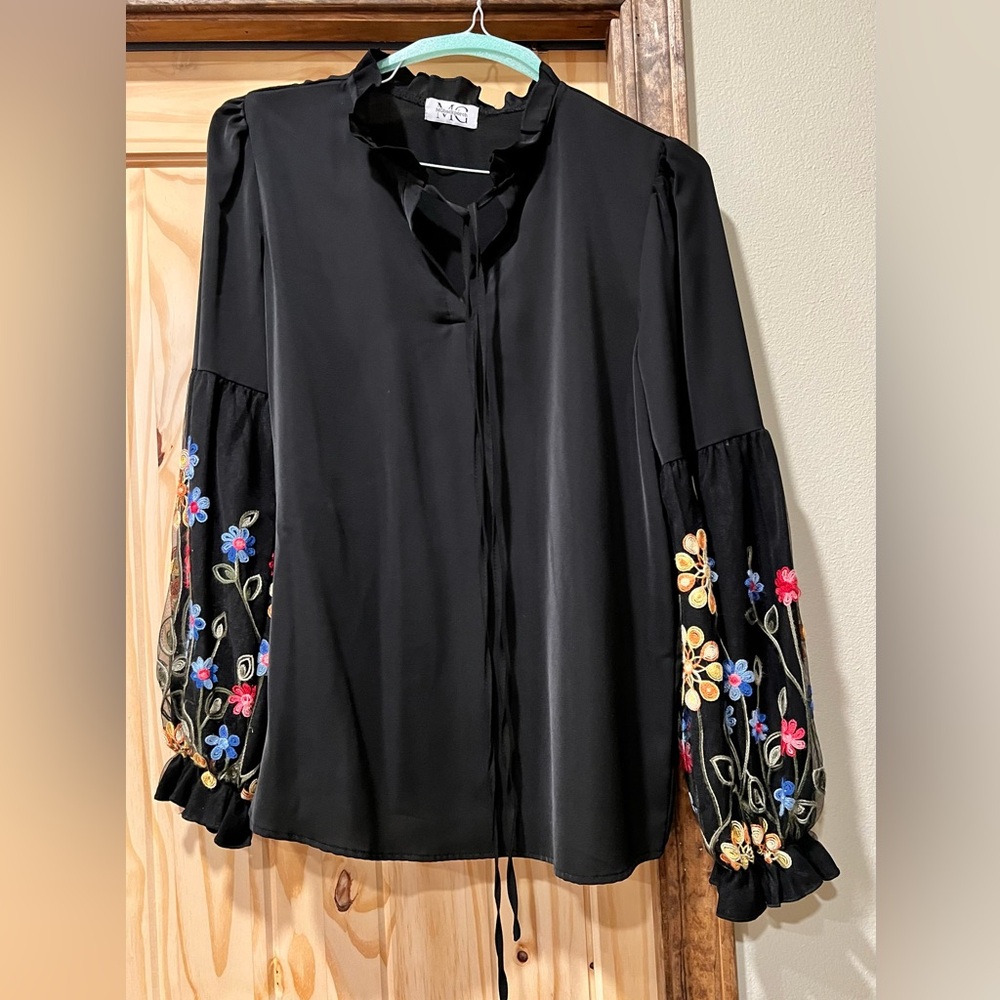 Gorgeous Embroidered 1/2 Sleeve Blouse